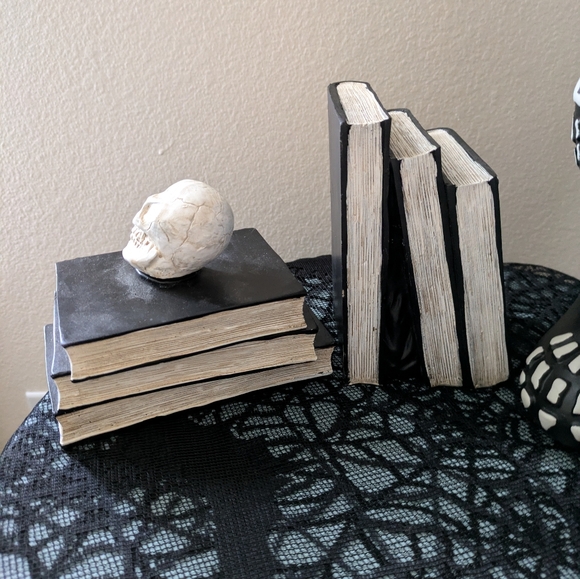 Spell books - Picture 2 of 3